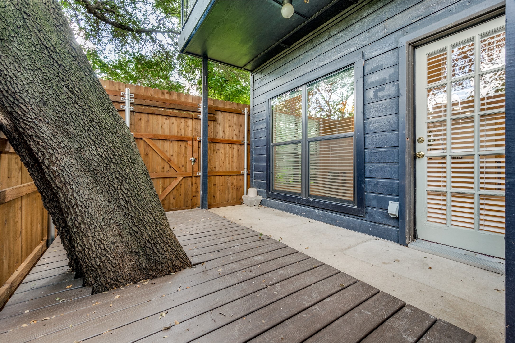 7525 Holly Hill Drive 1
