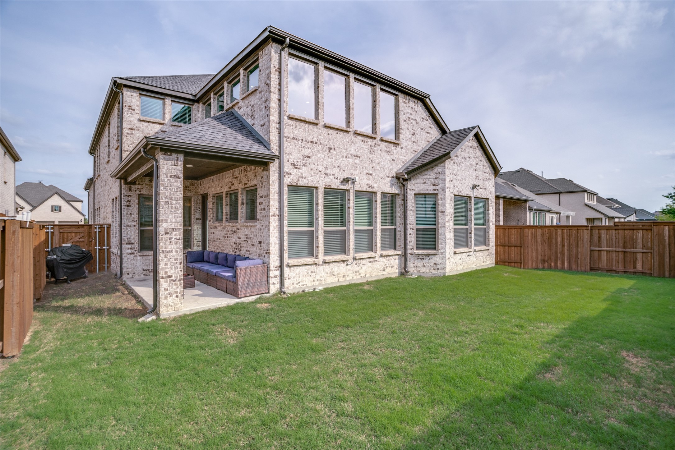 1291 Crescent Lane