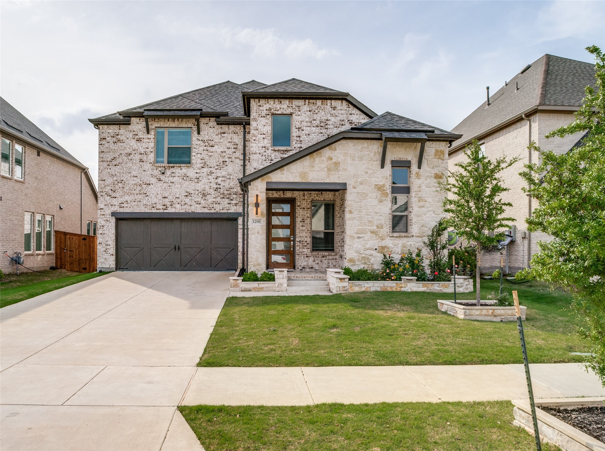 1291 Crescent Lane