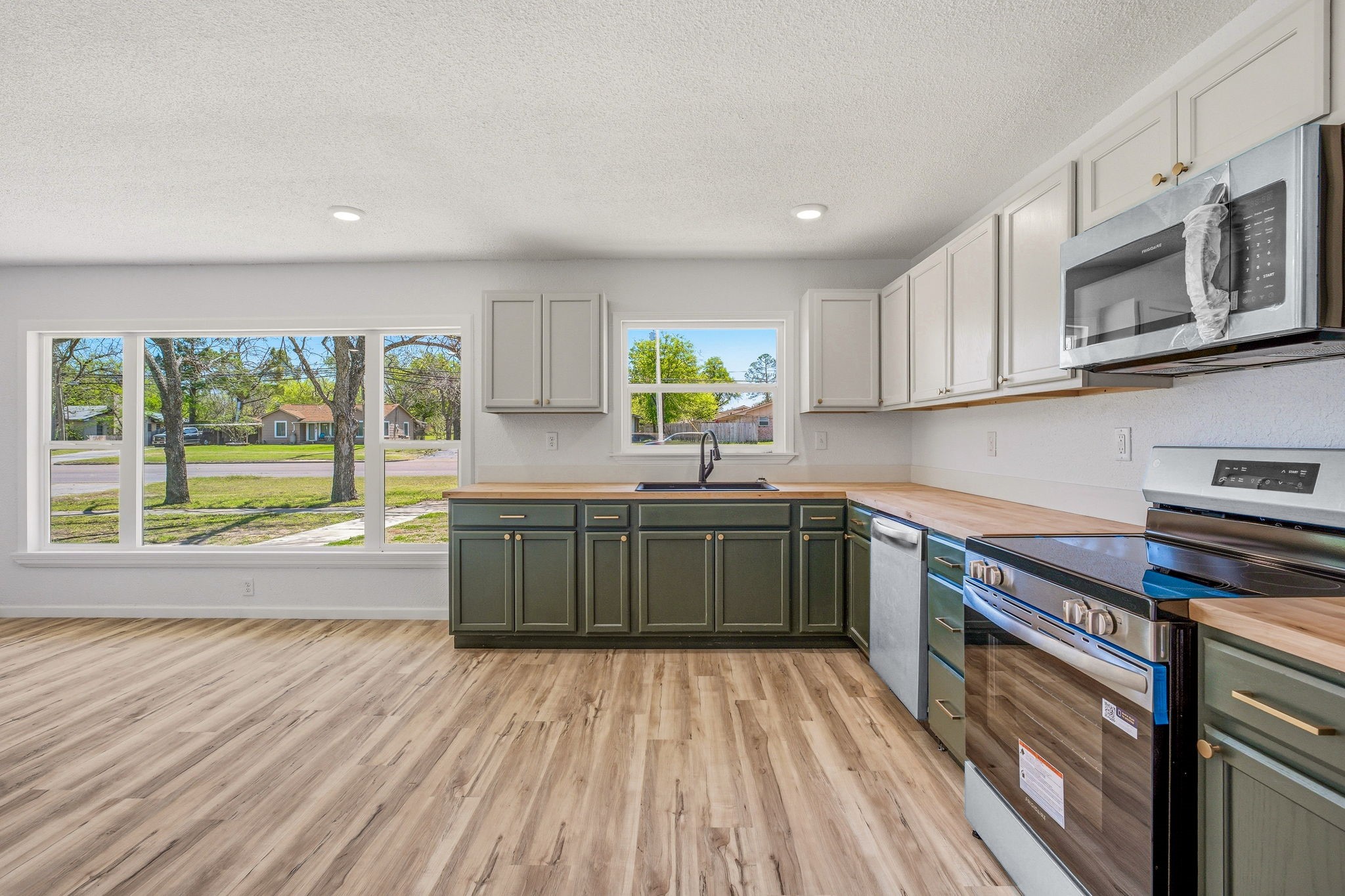 1425 W Lingleville Road