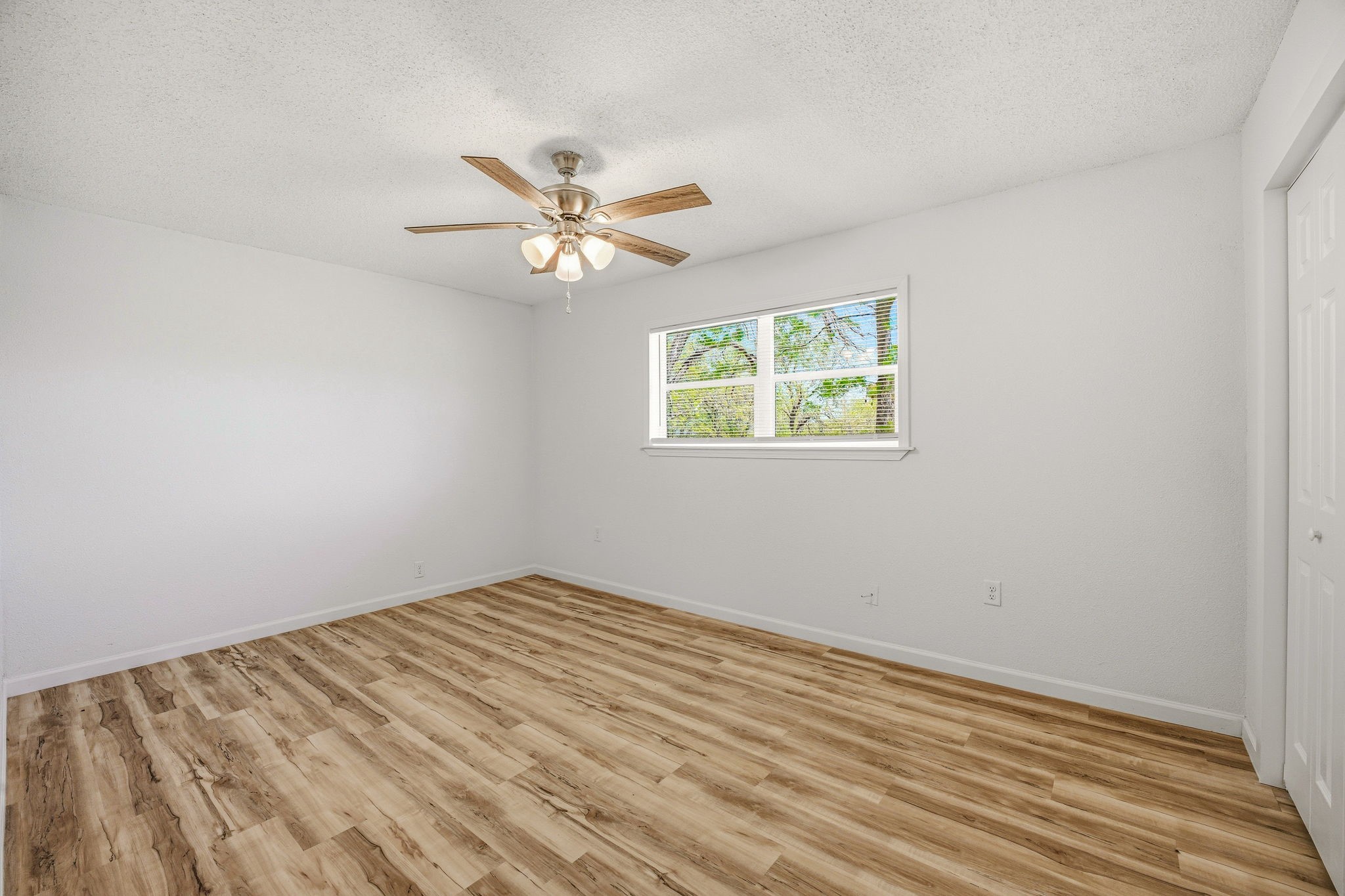 1425 W Lingleville Road