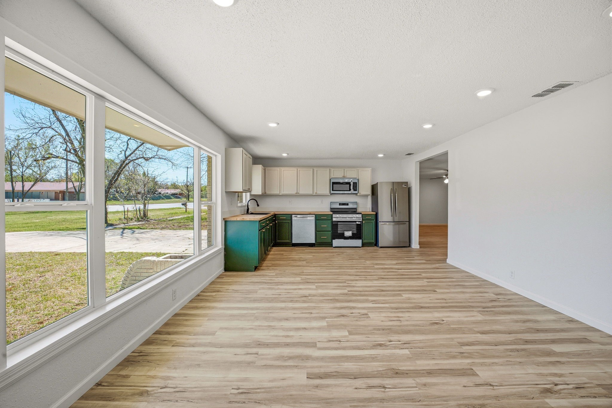 1425 W Lingleville Road