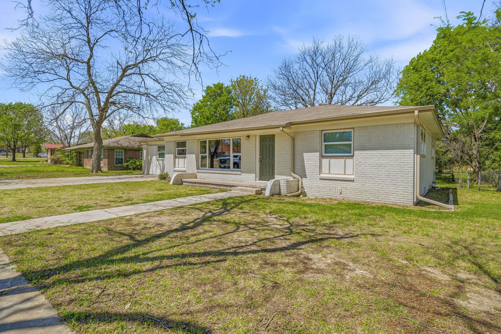 1425 W Lingleville Road