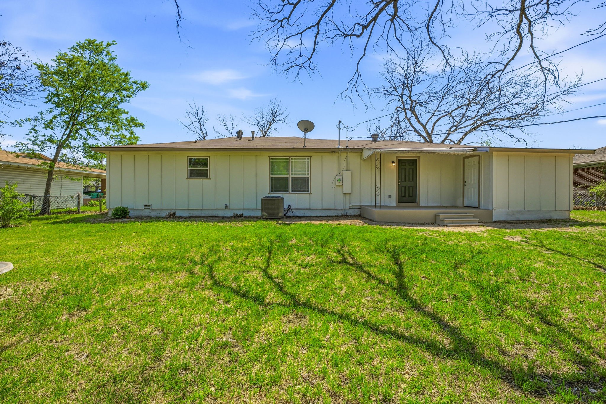 1425 W Lingleville Road