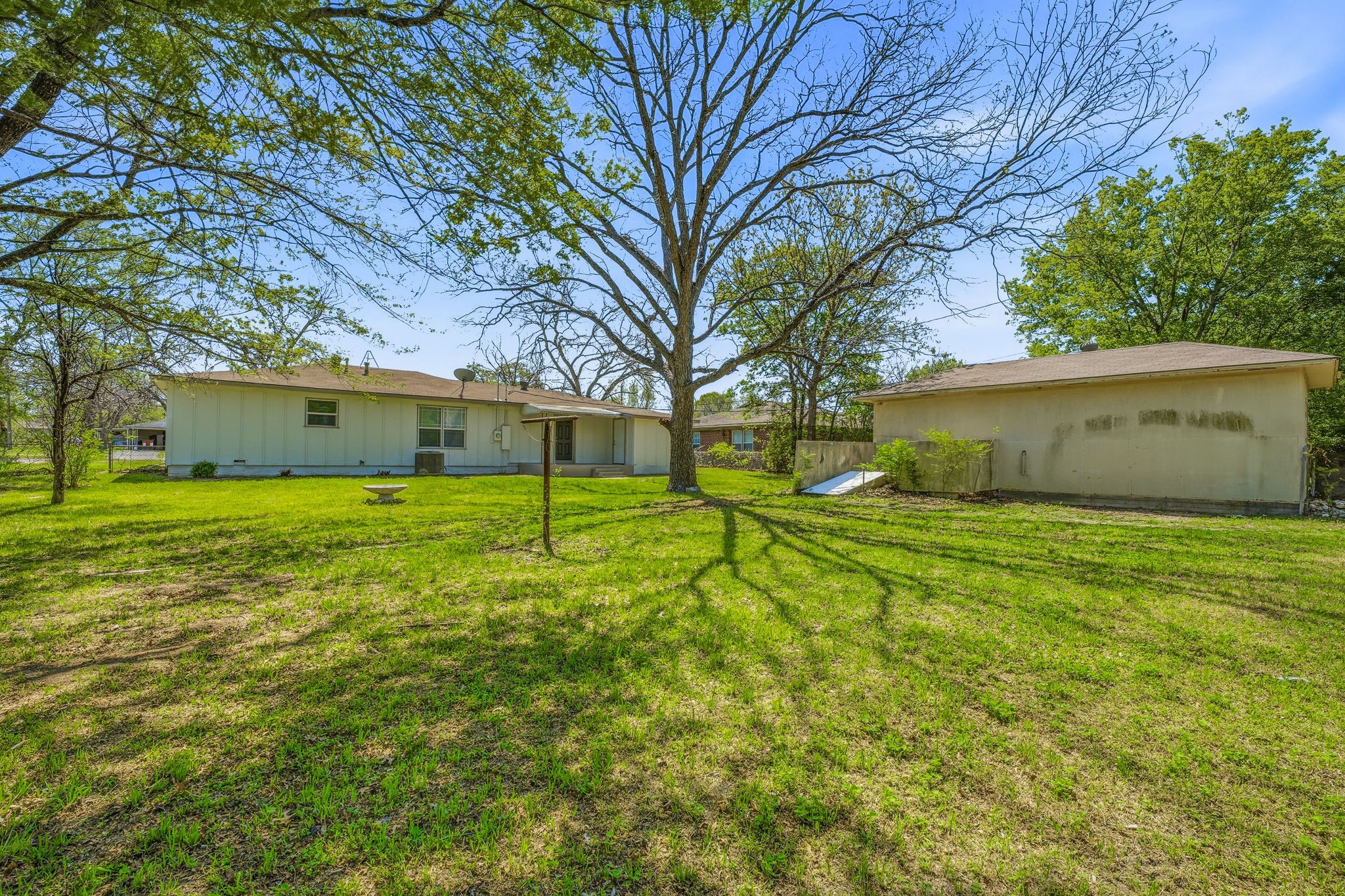 1425 W Lingleville Road