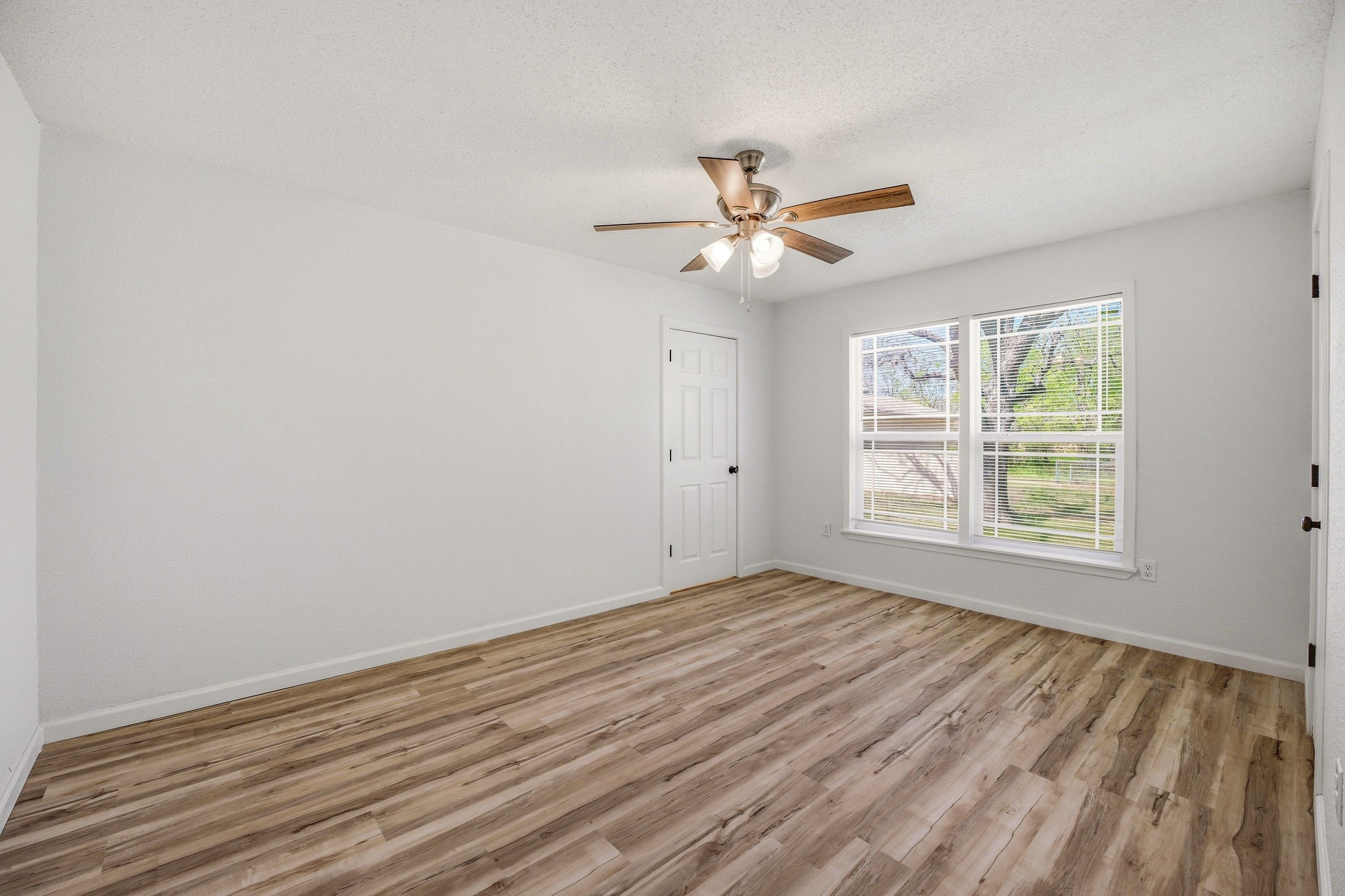 1425 W Lingleville Road