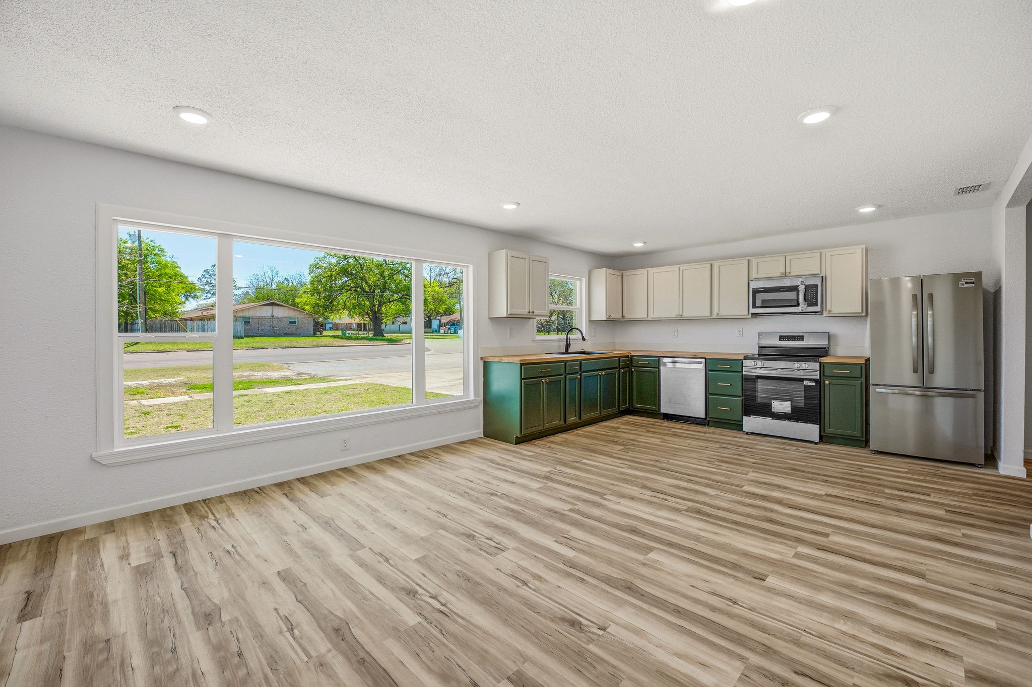 1425 W Lingleville Road