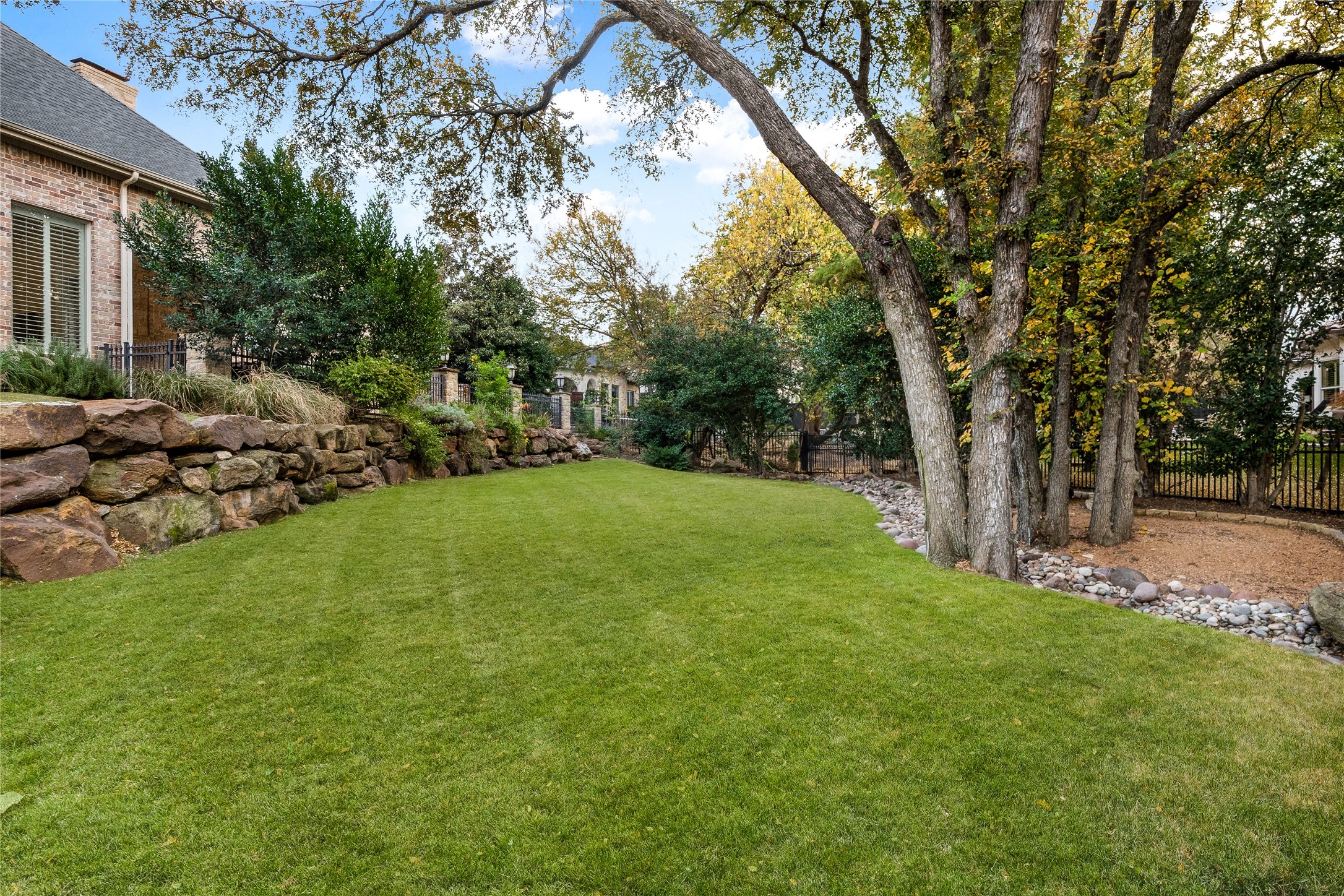 6479 Bluffview Drive