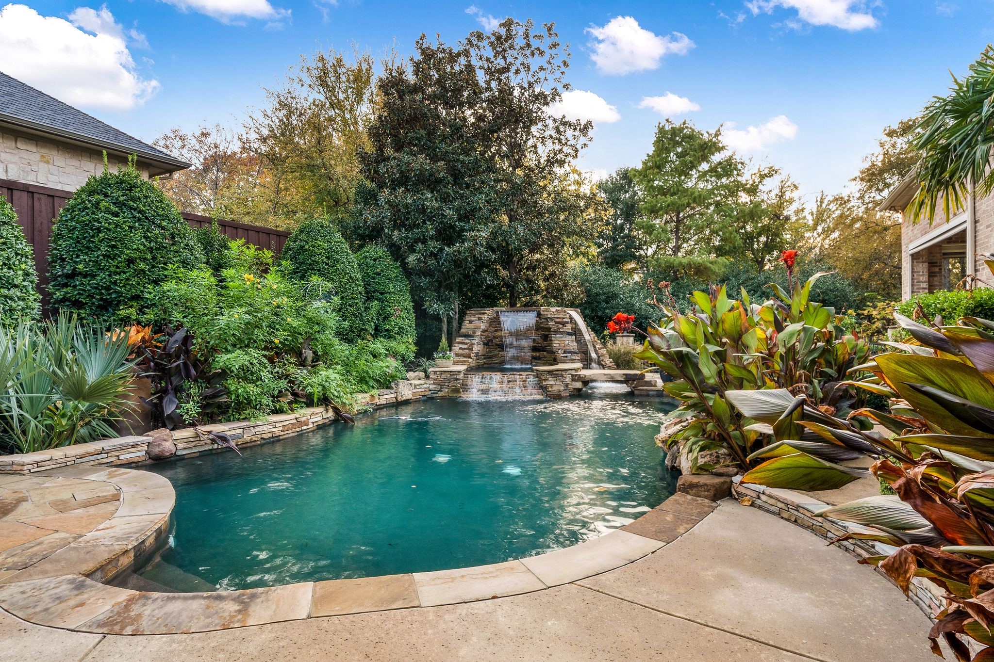 6479 Bluffview Drive