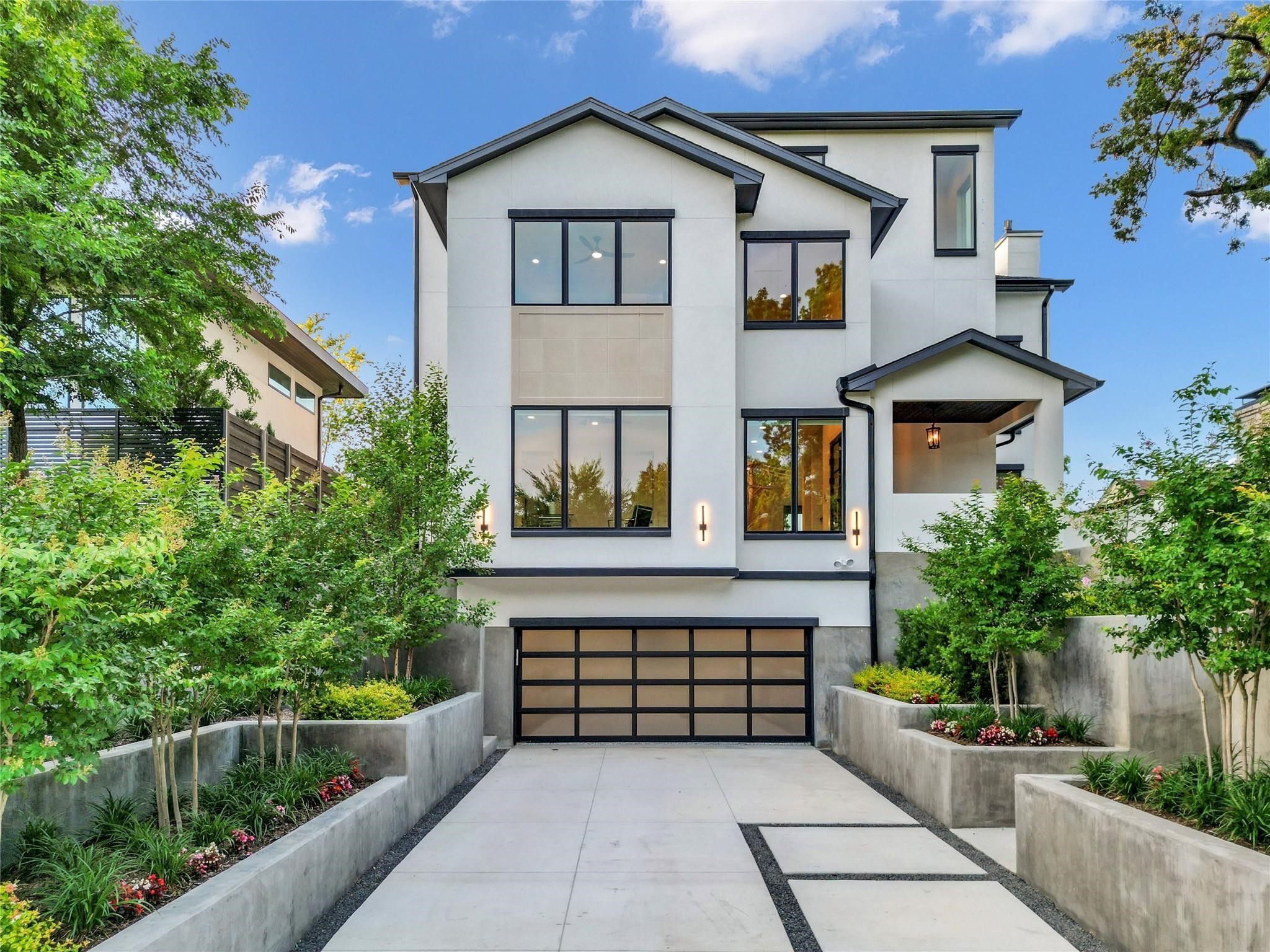 419 W Colorado Boulevard