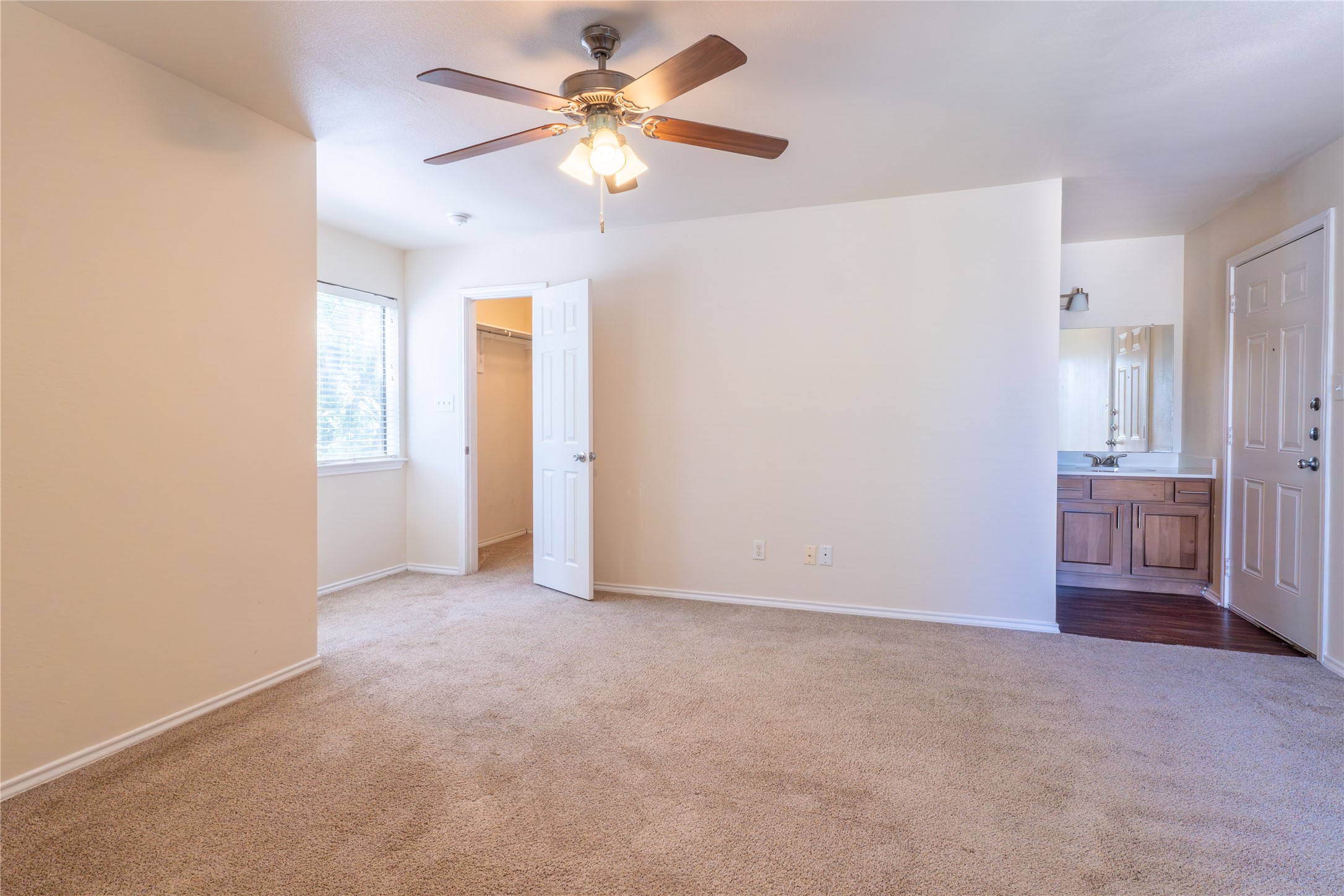 9831 Walnut Street P211
