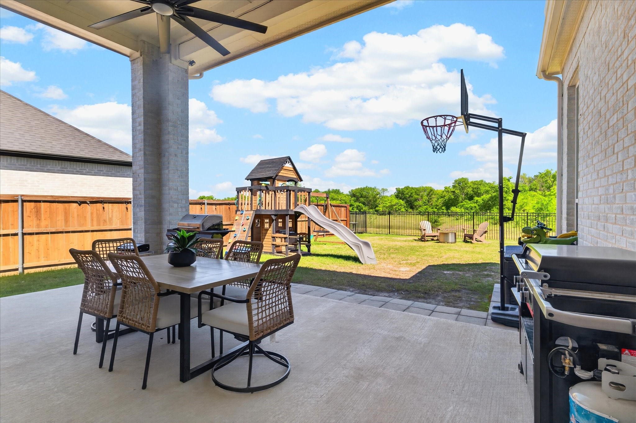 3320 Crescent Lane