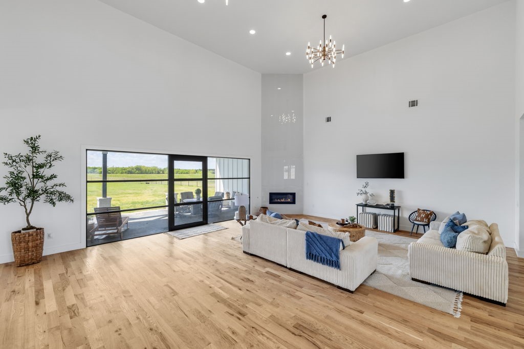 4245 County Road 1096