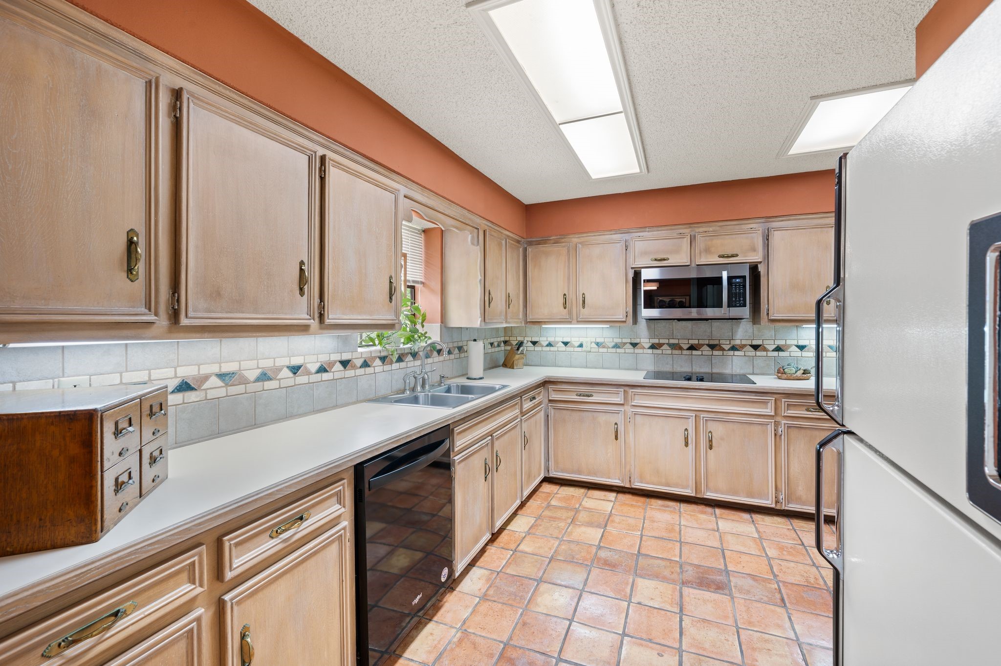 3910 Larkin Lane