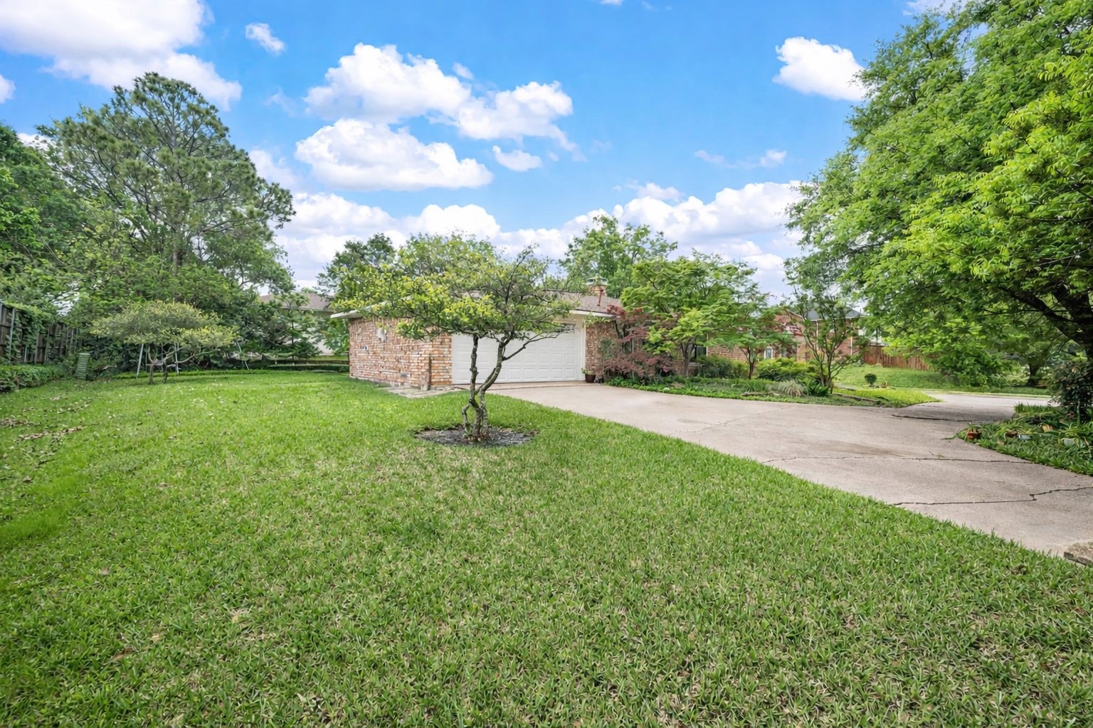 3910 Larkin Lane