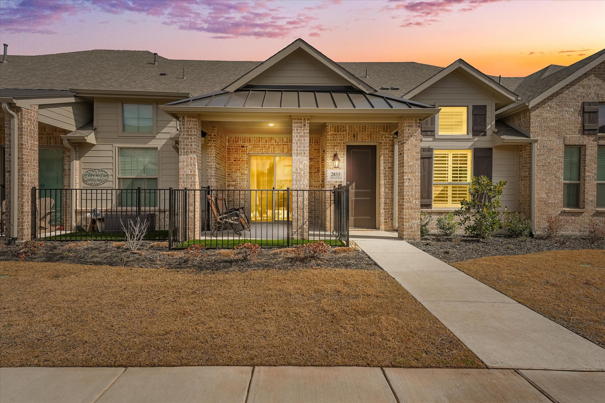 2833 Applewood Way
