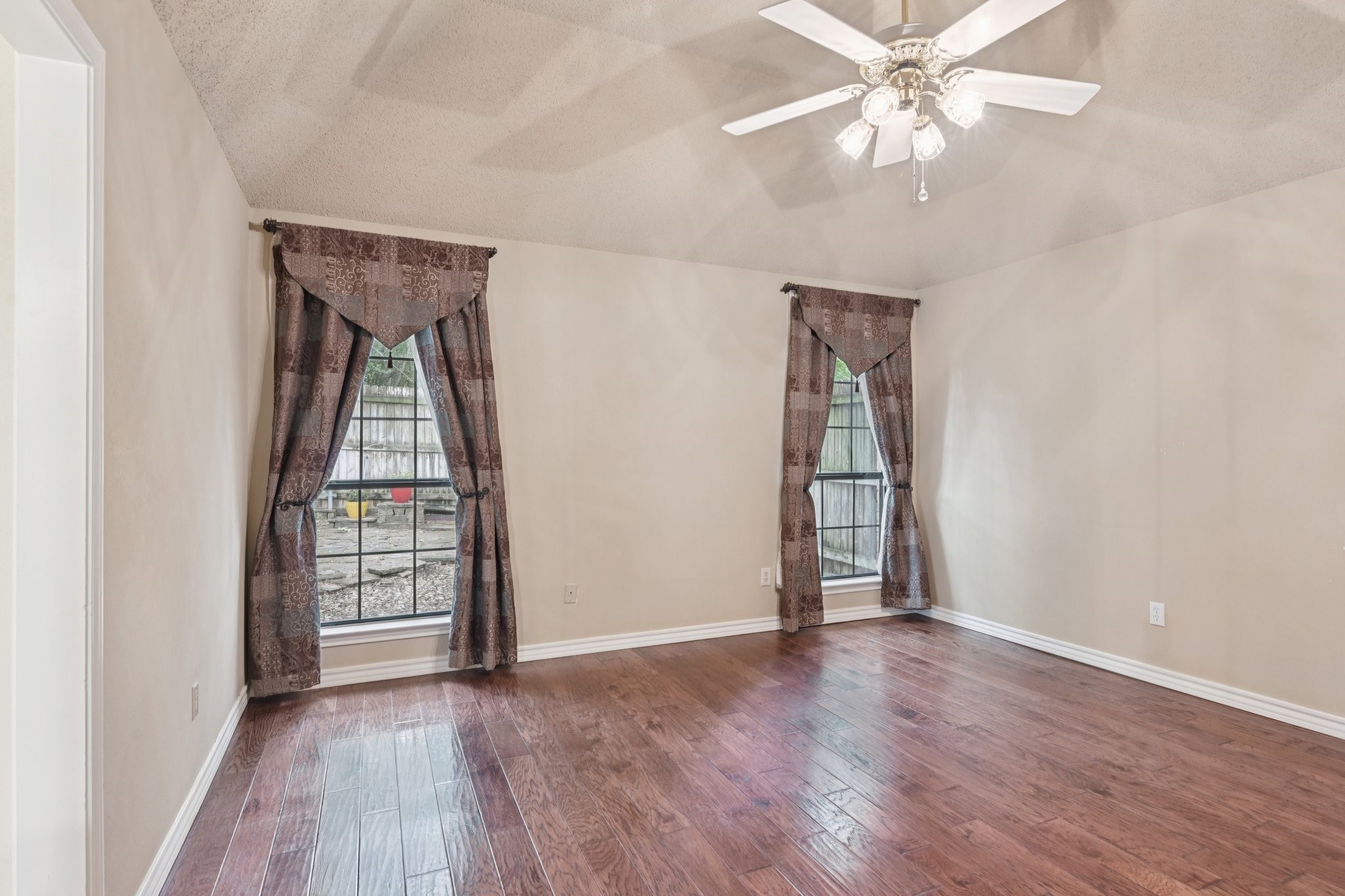 1026 Wood Hollow Lane