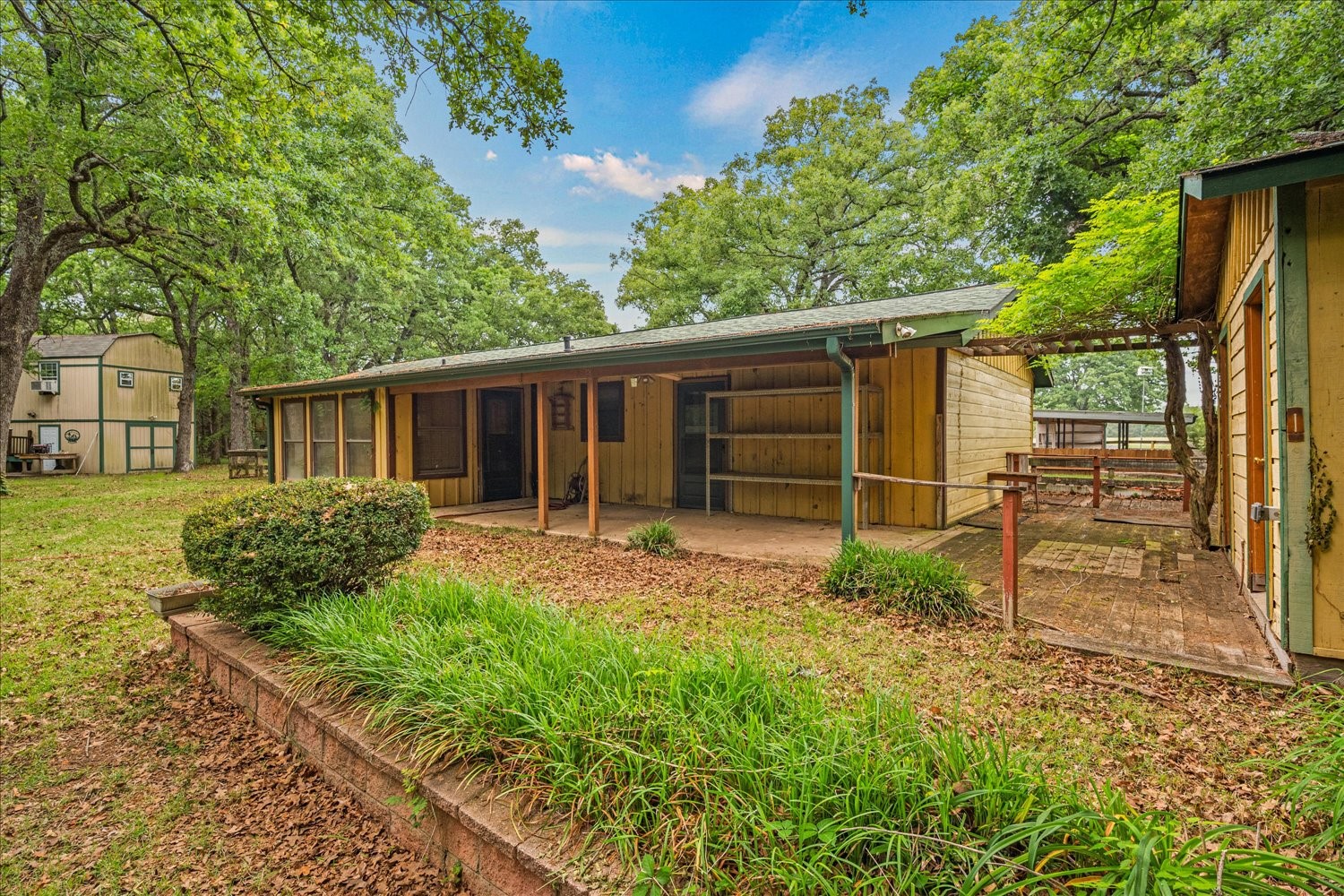 1879 County Road 3302