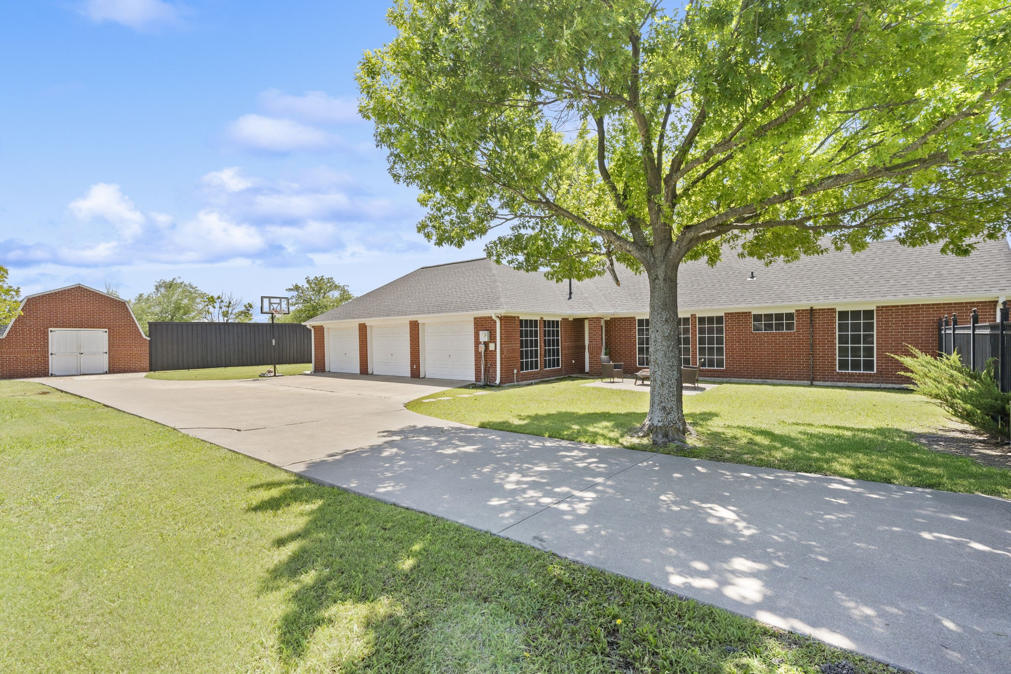 10913 Richard Circle
