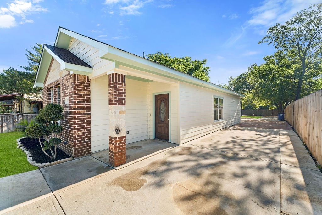 710 Elwayne Avenue