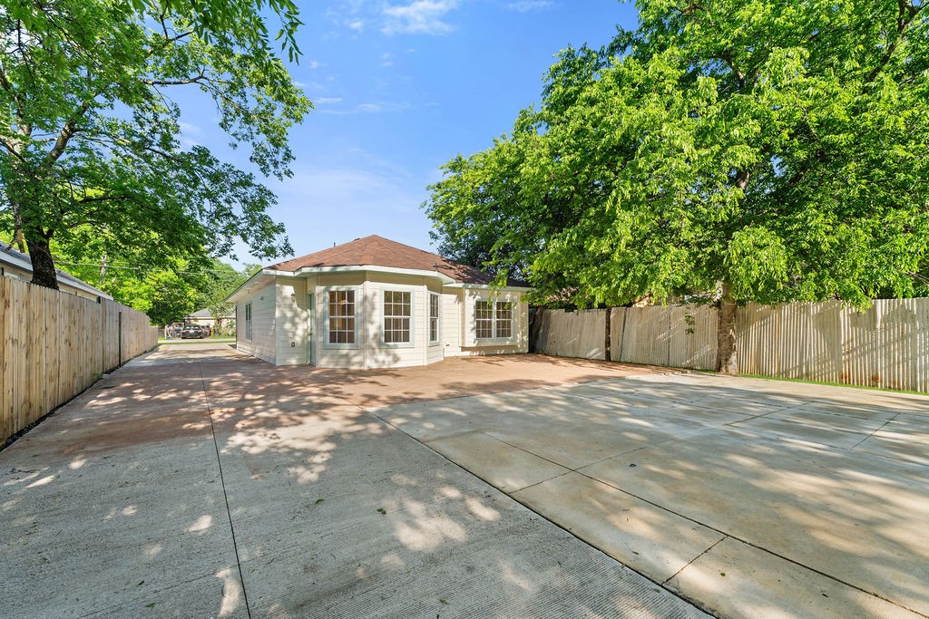 710 Elwayne Avenue