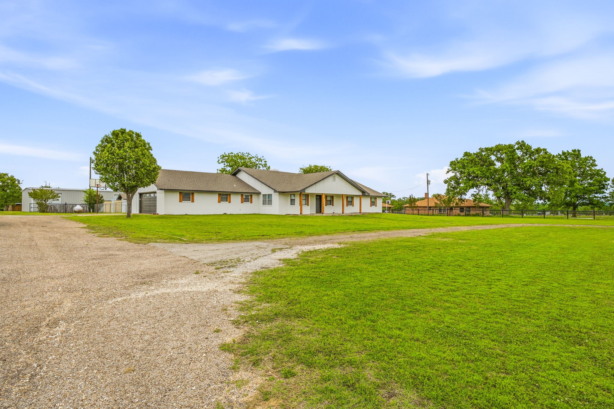 621 County Road 484