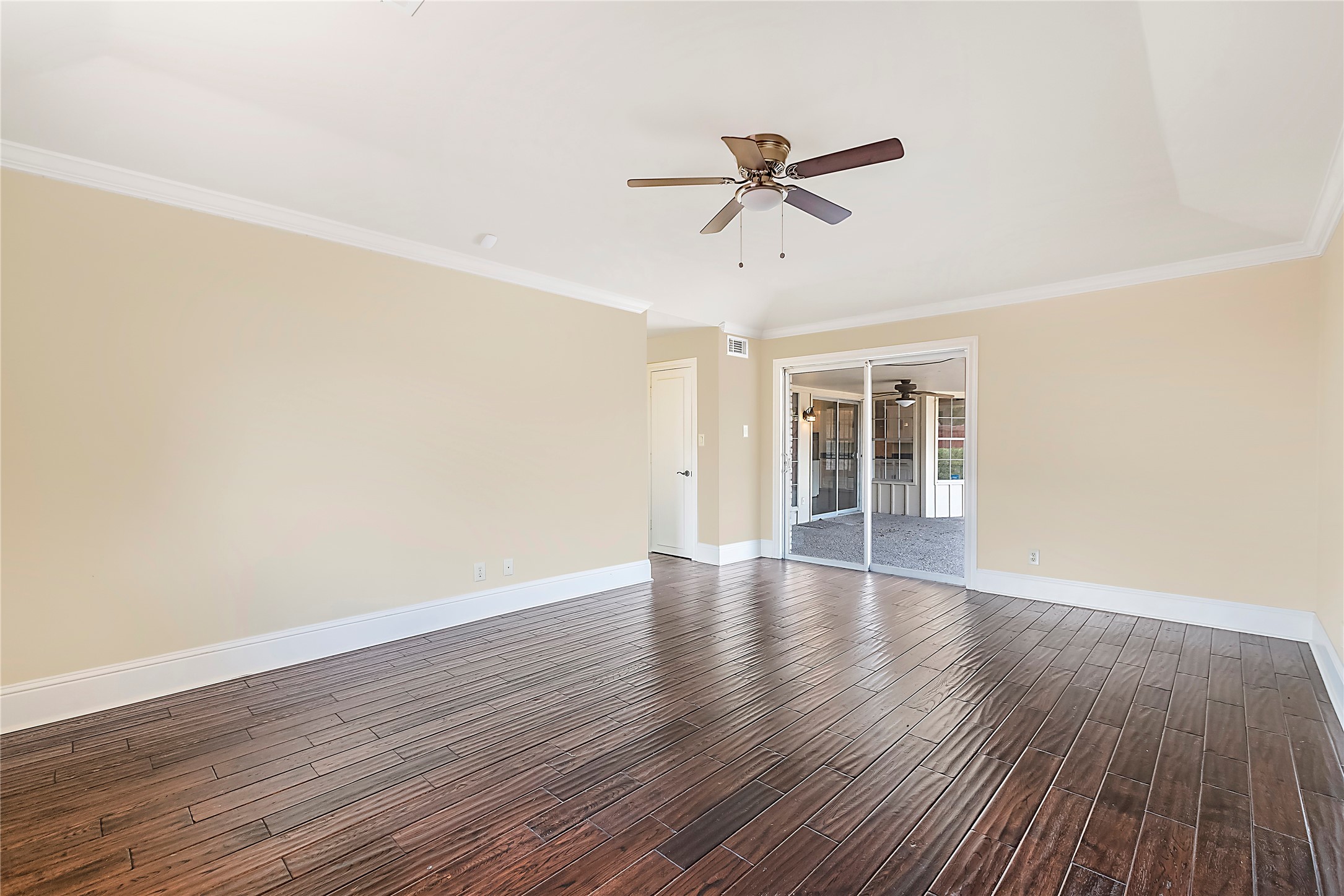 6109 Highgate Lane