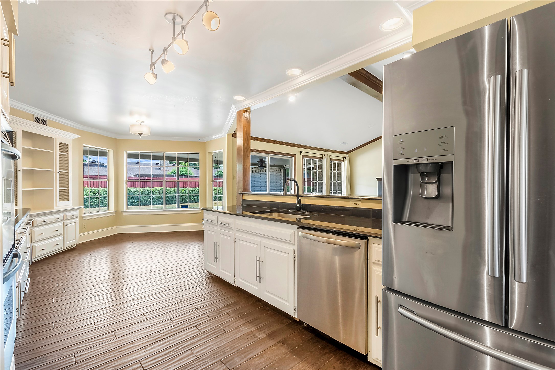 6109 Highgate Lane