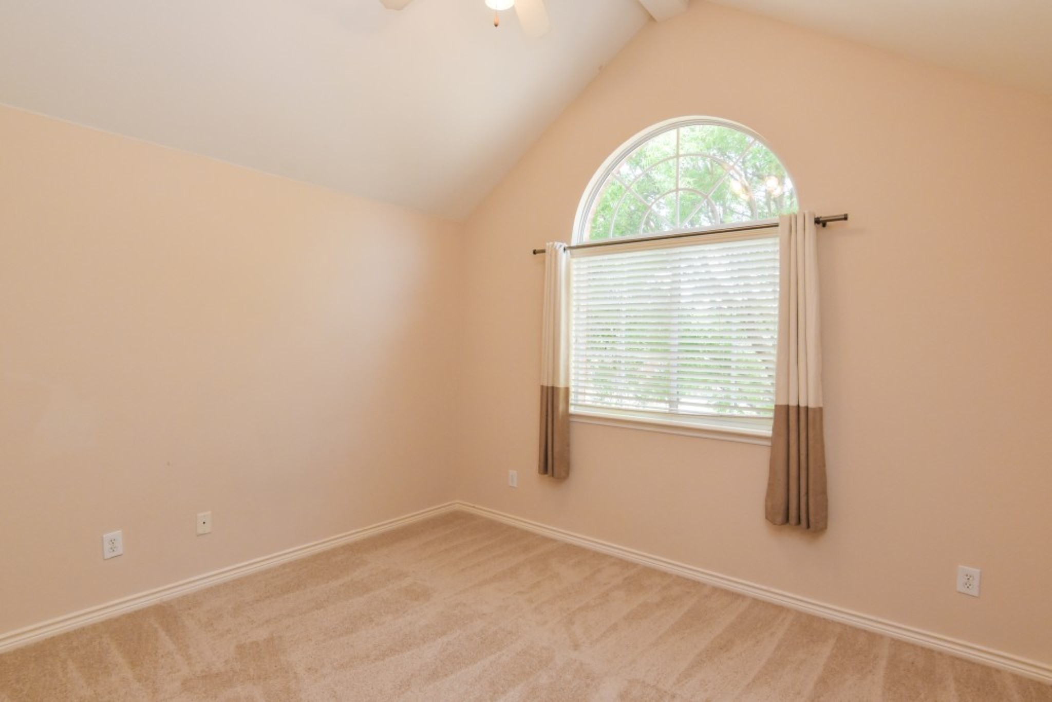8305 Loma Alta Trail
