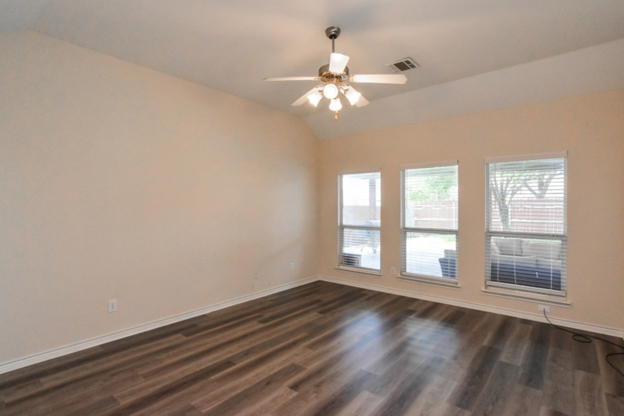 8305 Loma Alta Trail