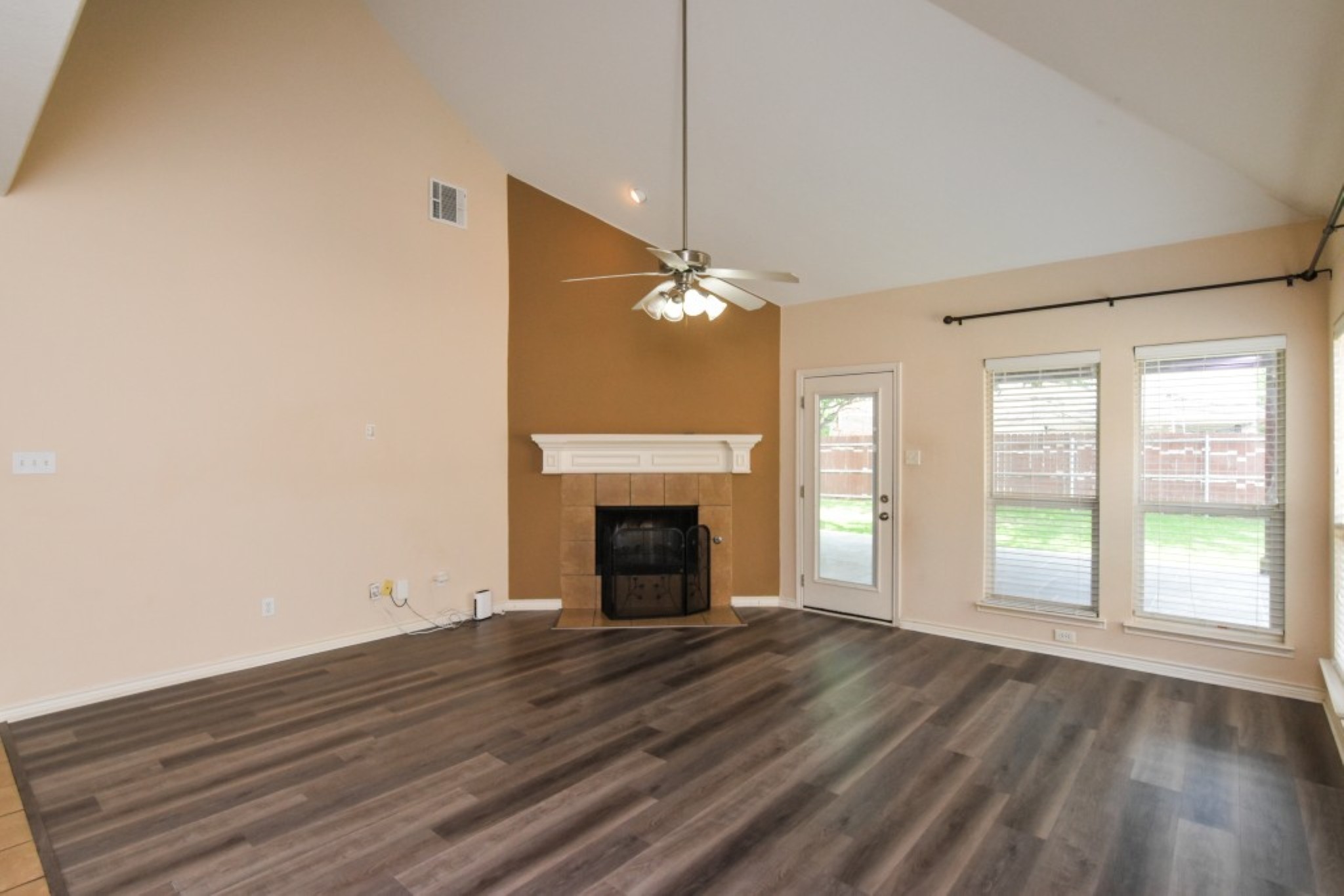 8305 Loma Alta Trail