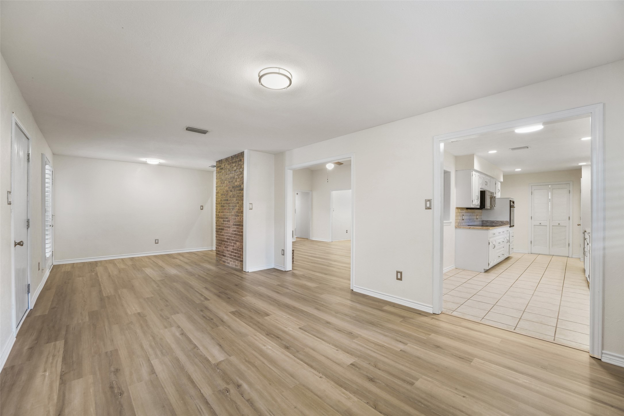 807 Lake Meadows Drive