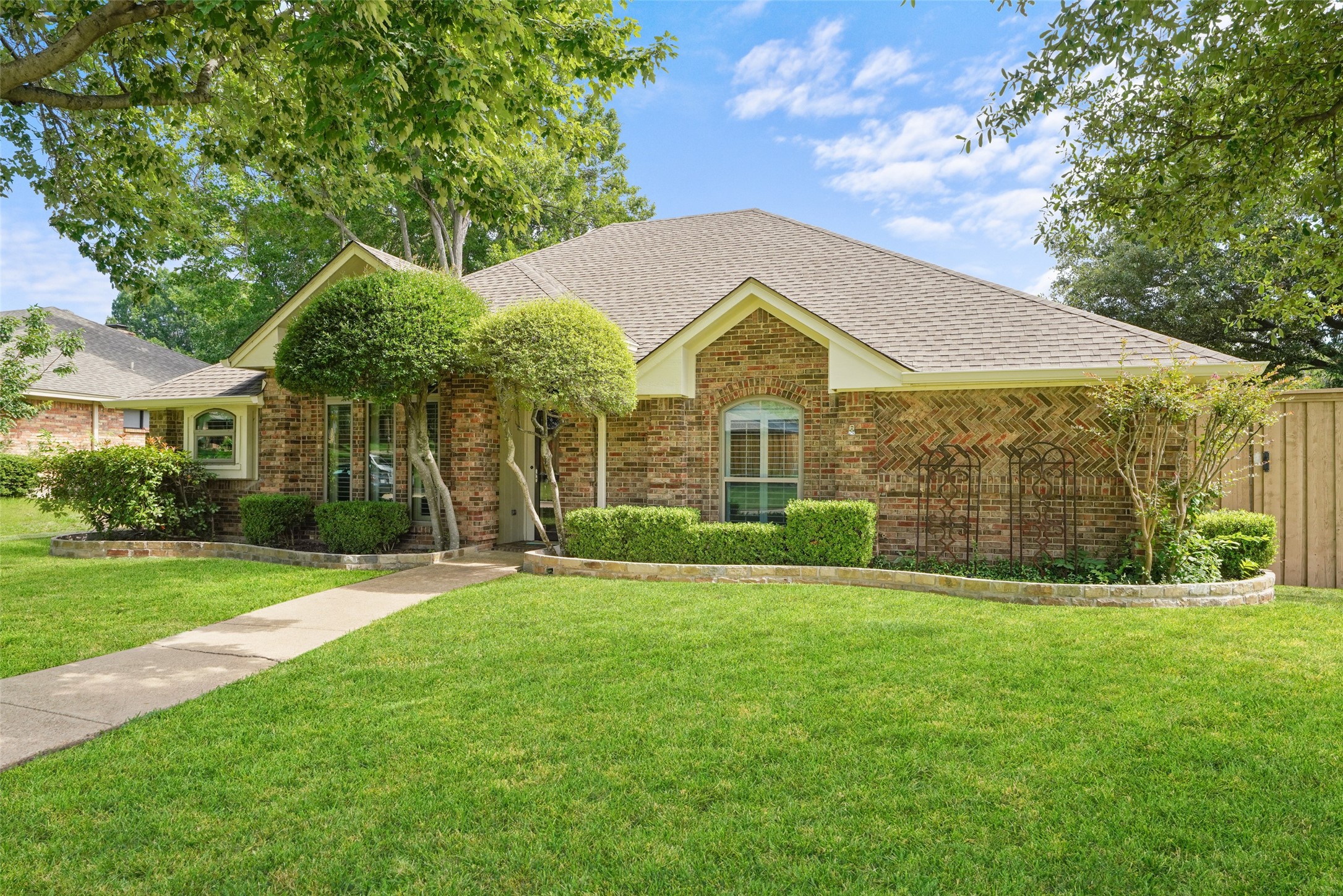 807 Lake Meadows Drive