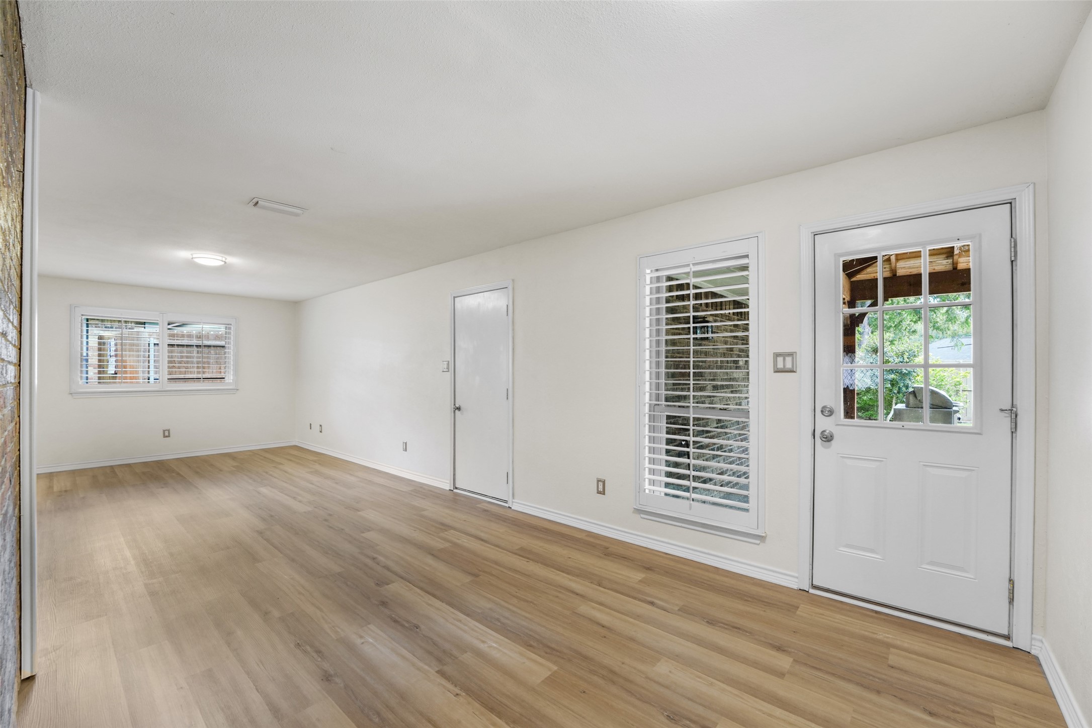 807 Lake Meadows Drive
