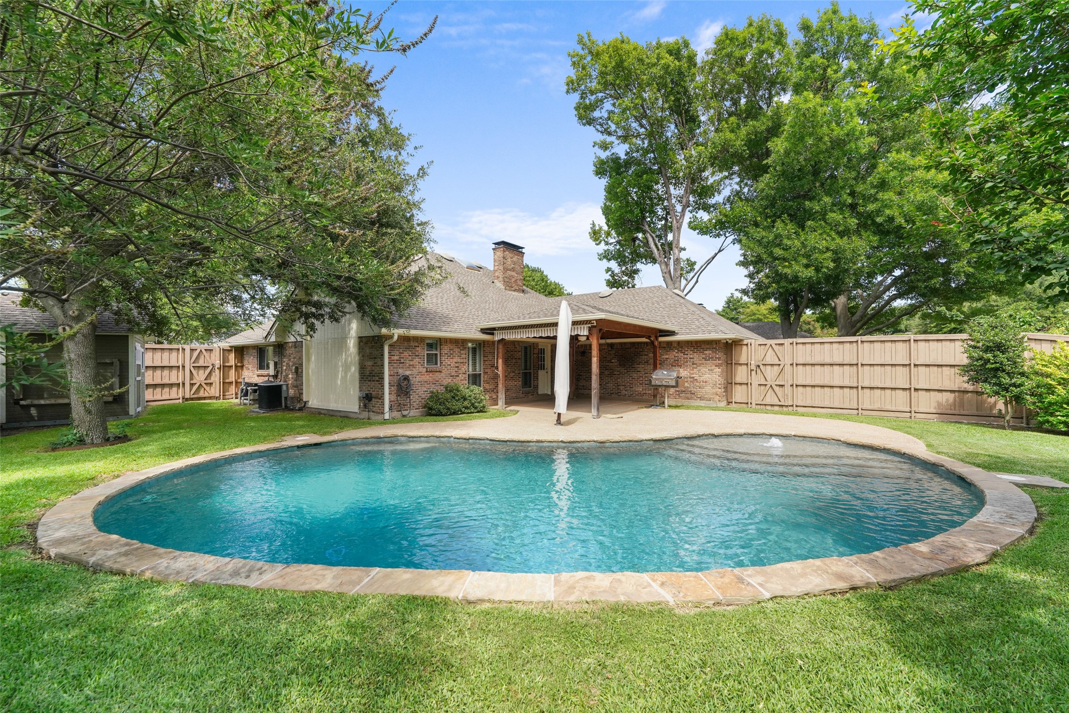 807 Lake Meadows Drive
