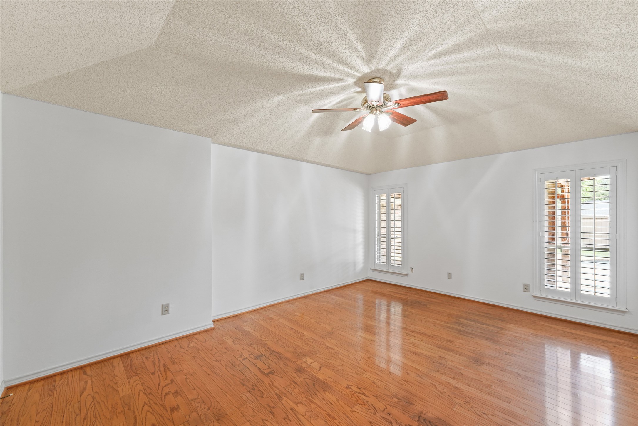 807 Lake Meadows Drive