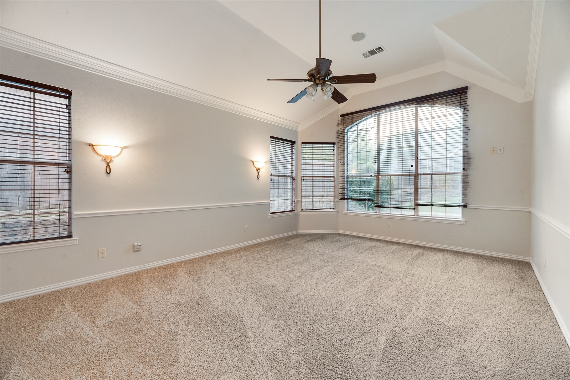 2712 white wing Lane