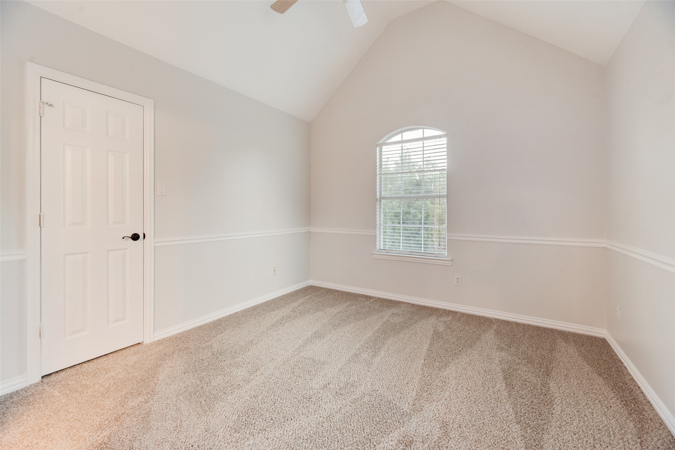2712 white wing Lane