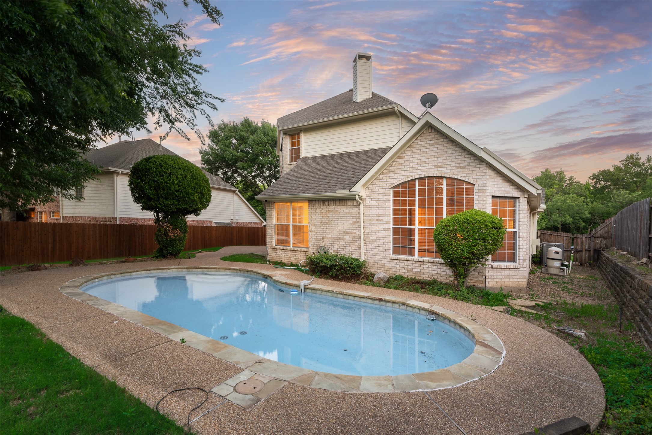 2712 white wing Lane