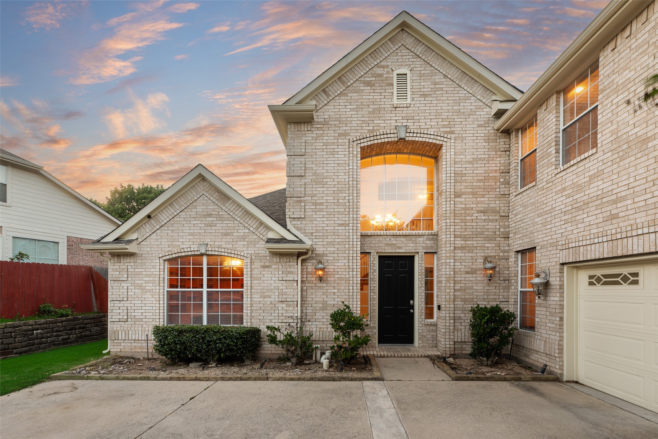 2712 white wing Lane