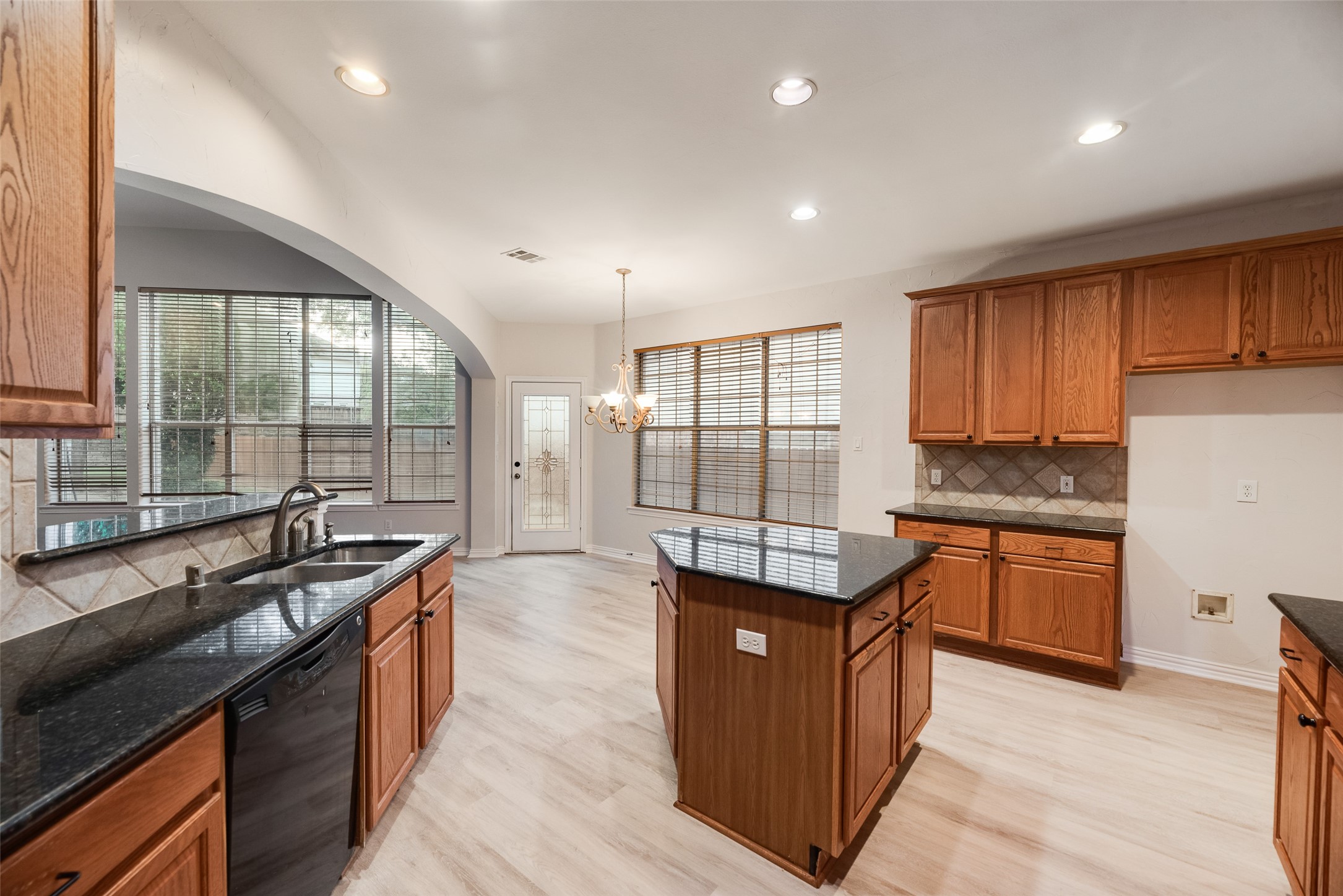 2712 white wing Lane