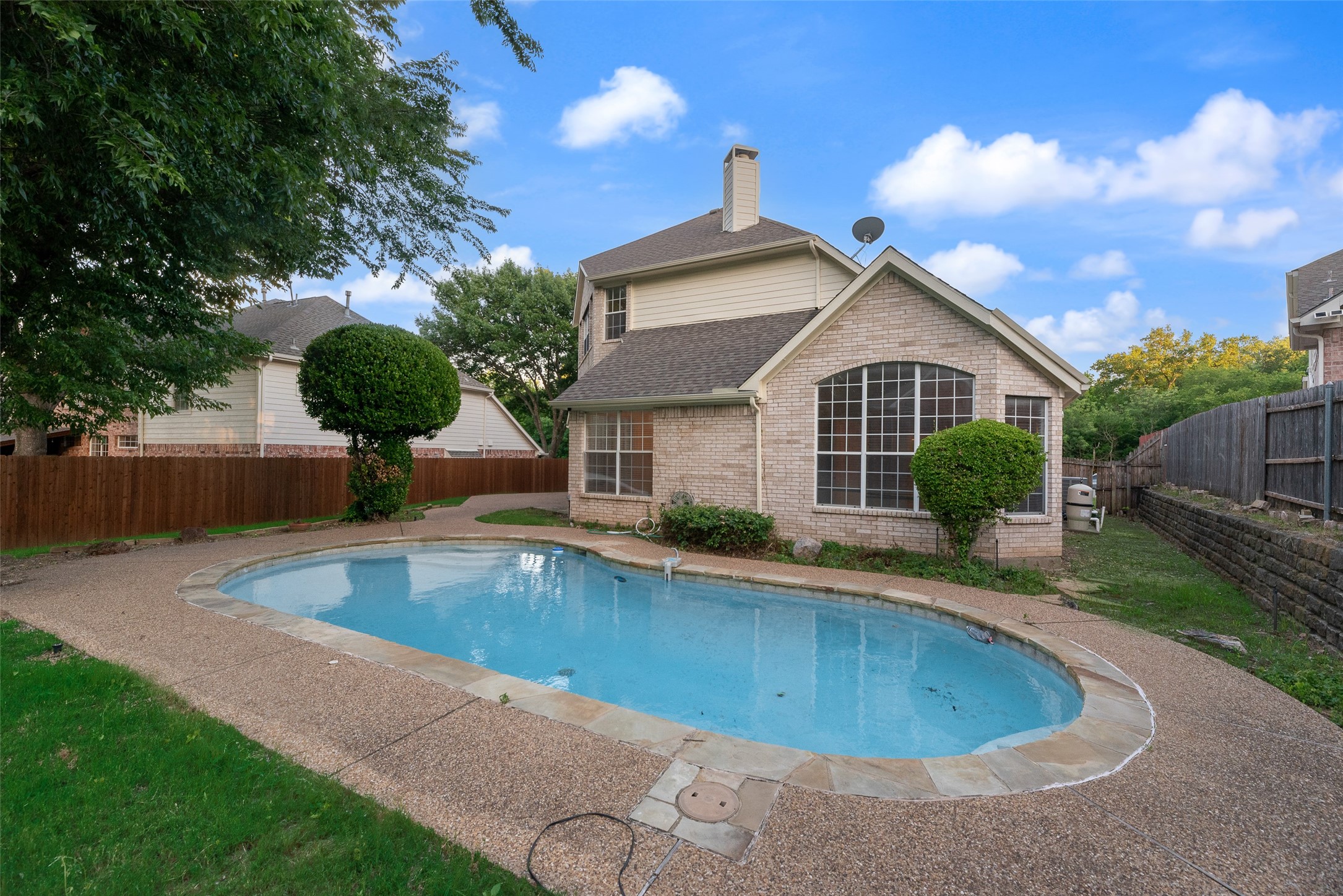 2712 white wing Lane