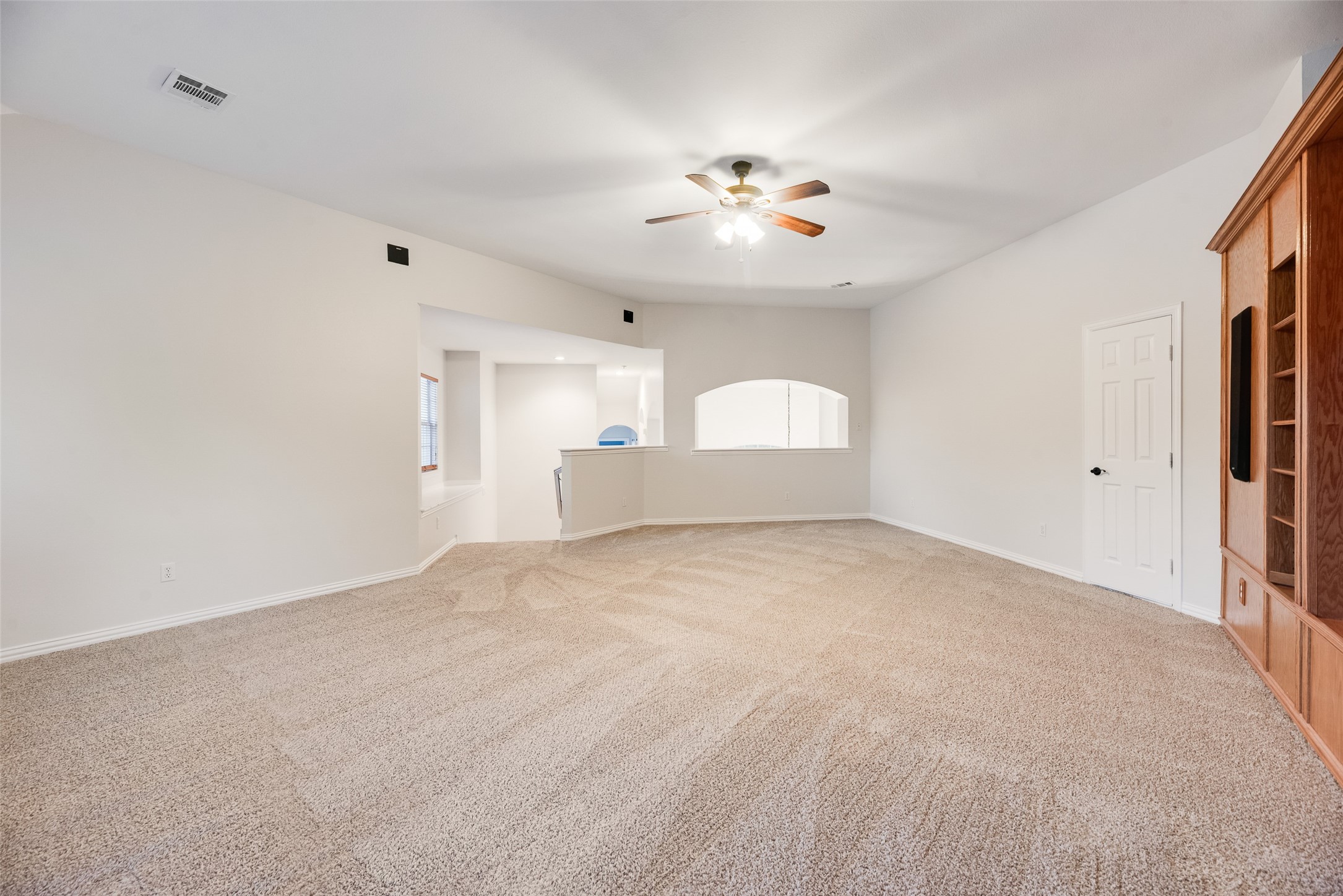 2712 white wing Lane