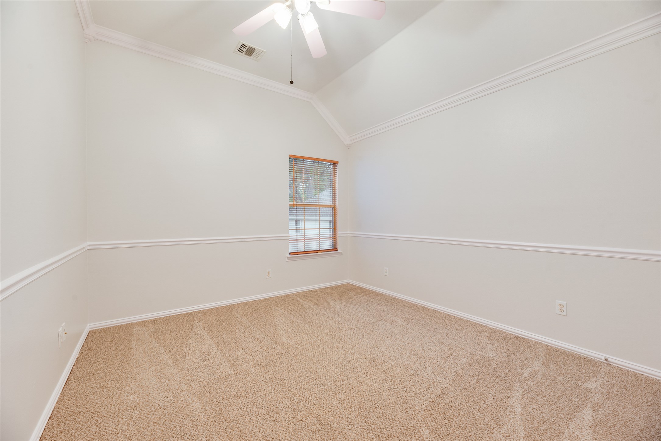 2712 white wing Lane