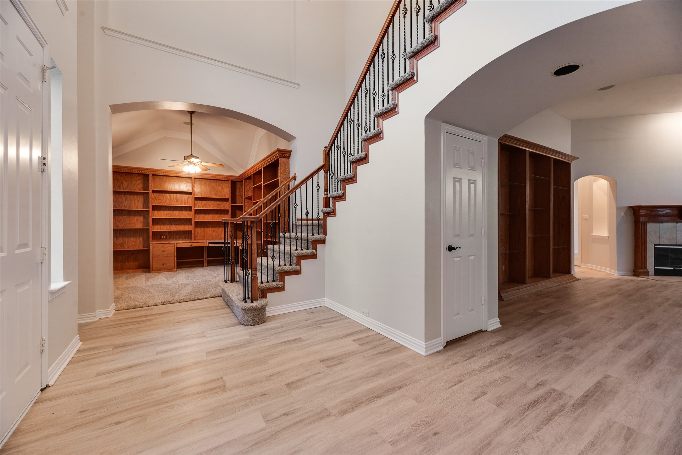 2712 white wing Lane