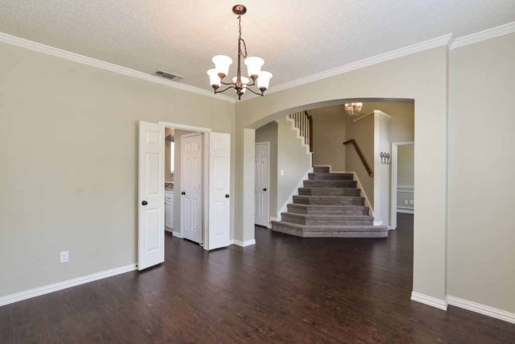 10000 Danbury Drive