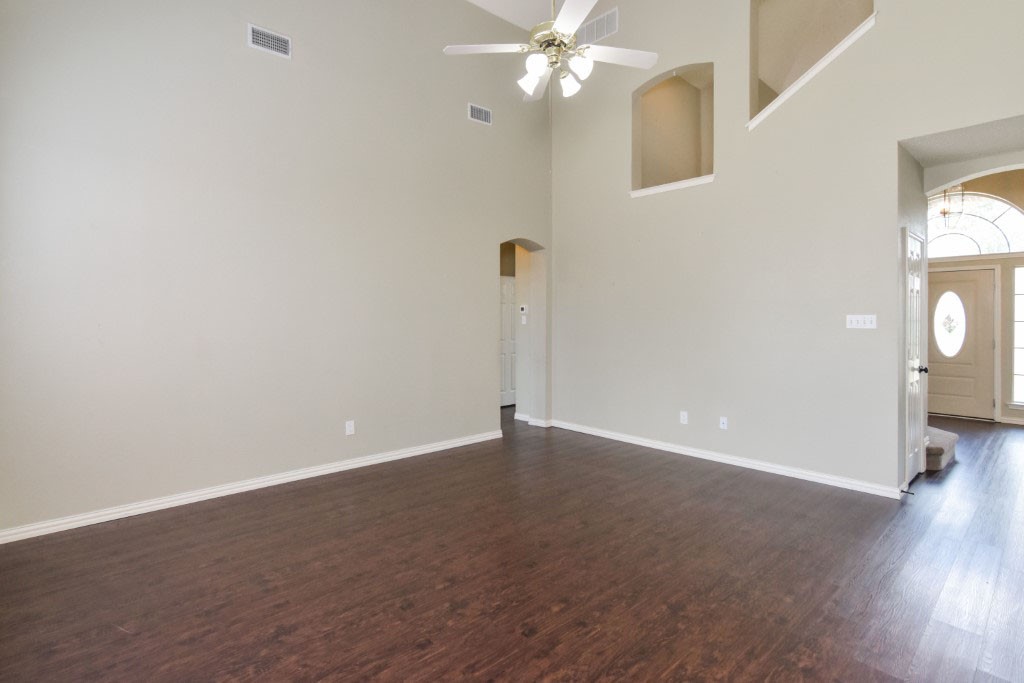 10000 Danbury Drive