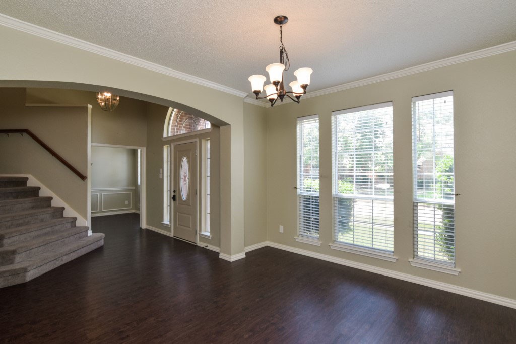 10000 Danbury Drive
