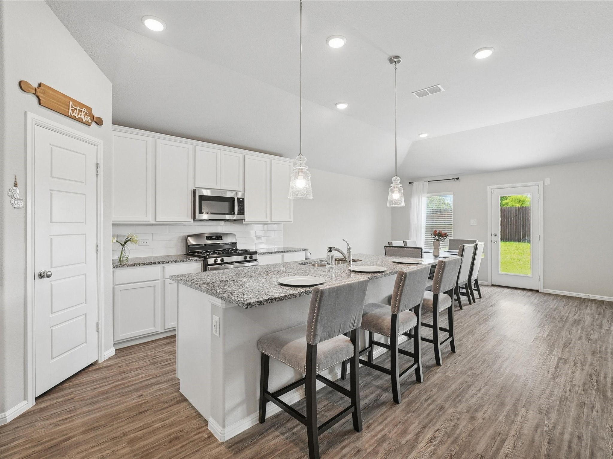 5577 Cherokee Rose Drive