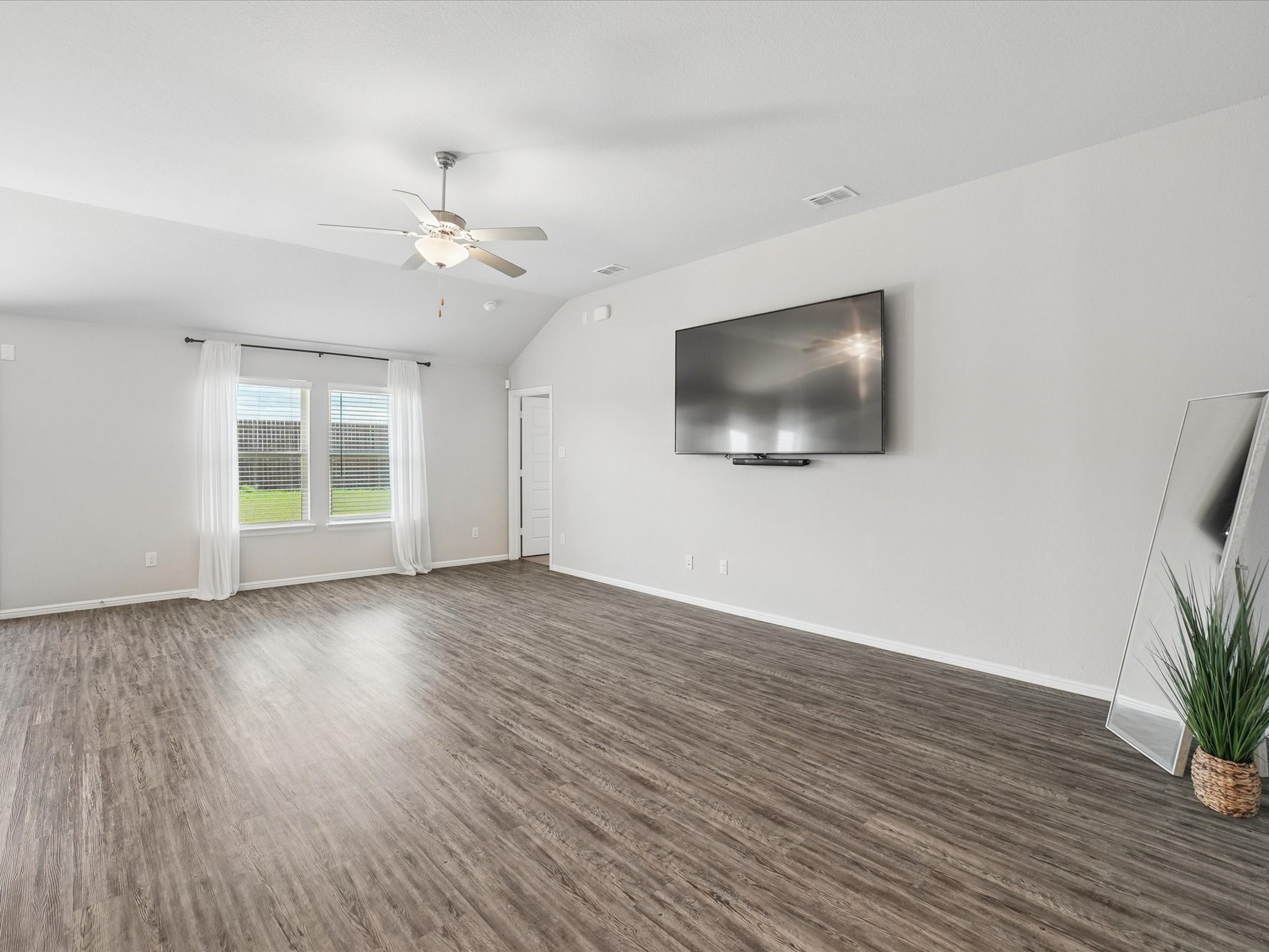 5577 Cherokee Rose Drive